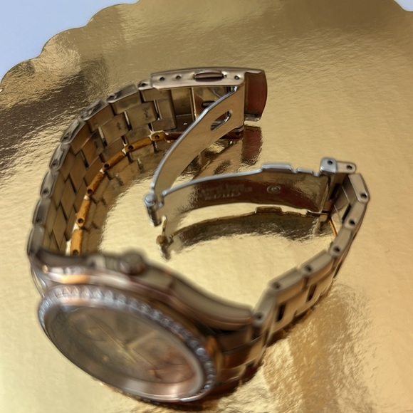 Citizen Eco-Drive 8637 Gold-tone Watch - Picture 12 of 17